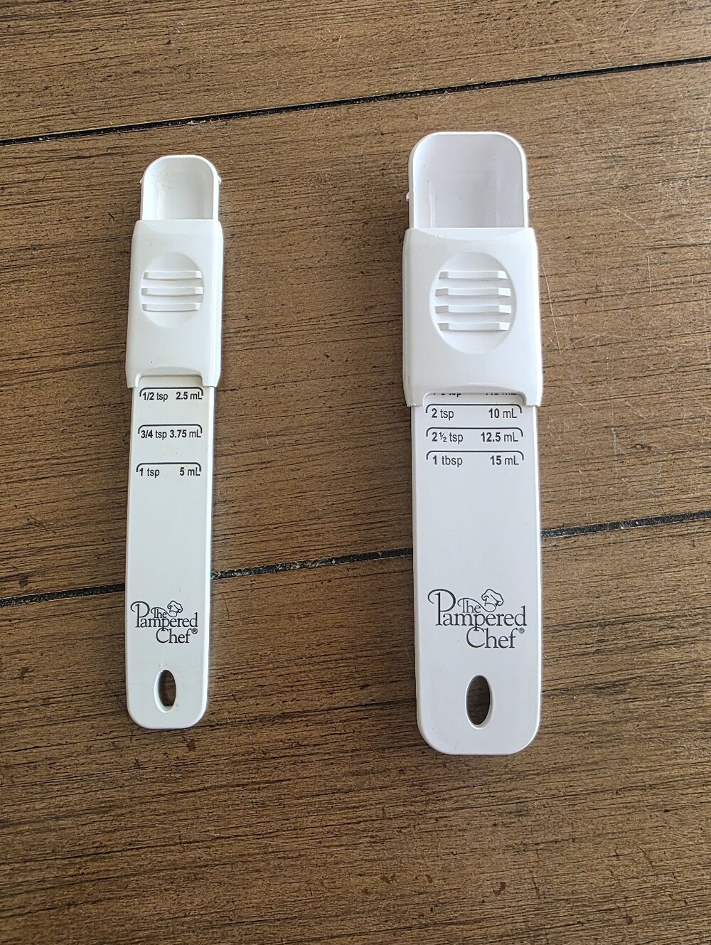 2 - Pampered Chef Adjustable Measuring Spoons Teaspoon & Tablespoon EUC!!